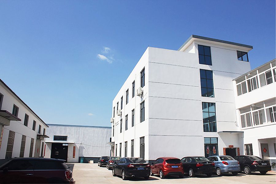 99.99% Zns Zinc Sulfide Sintered Tablet for Plating Colorful Film Decorative Film