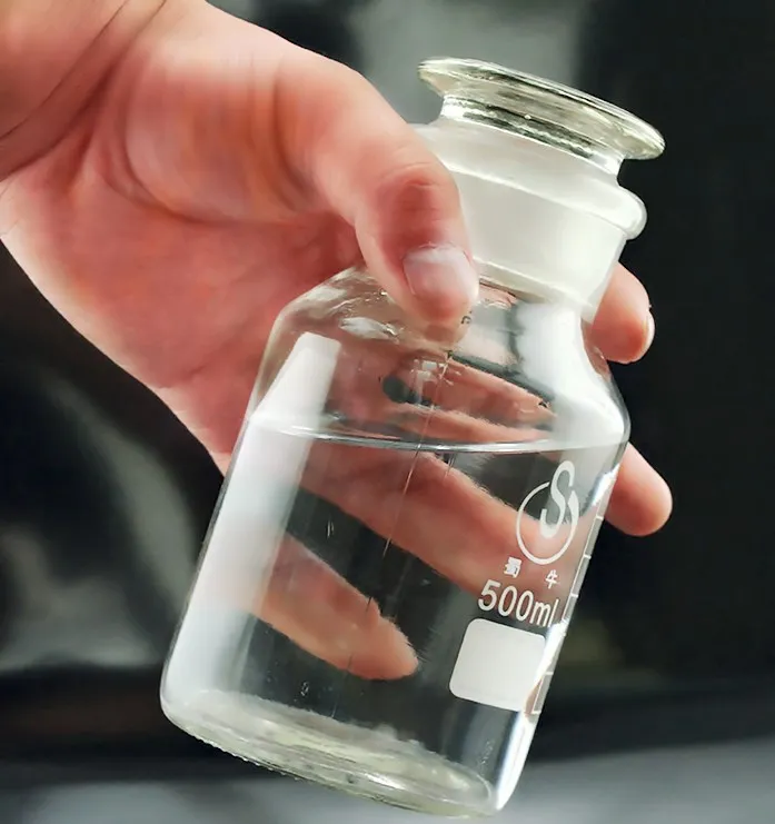 China Cheap Price Glacial Aceticacid 99.8% CH3cooh