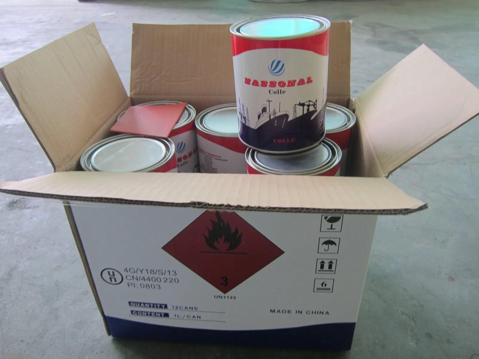 Cr Contact Adhesive Excellent Fire Resistance, Light Resistance, Ozone Resistance and Atmospheric Aging Resist